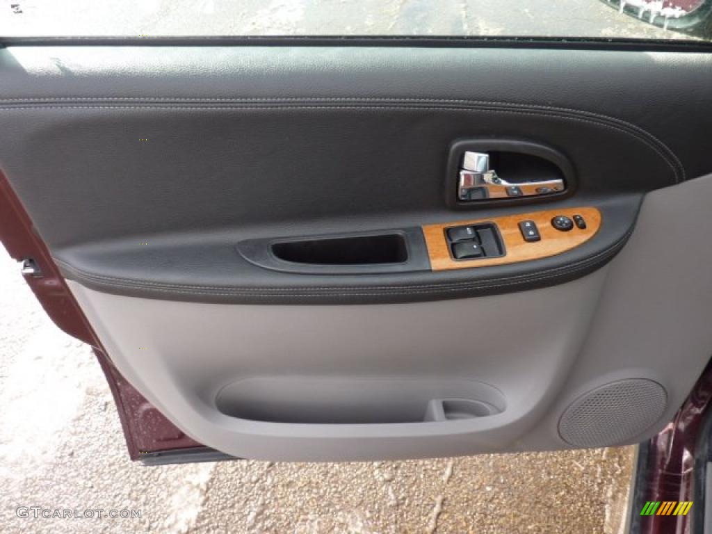 2007 Saturn Relay 3 Gray Door Panel Photo #45009605