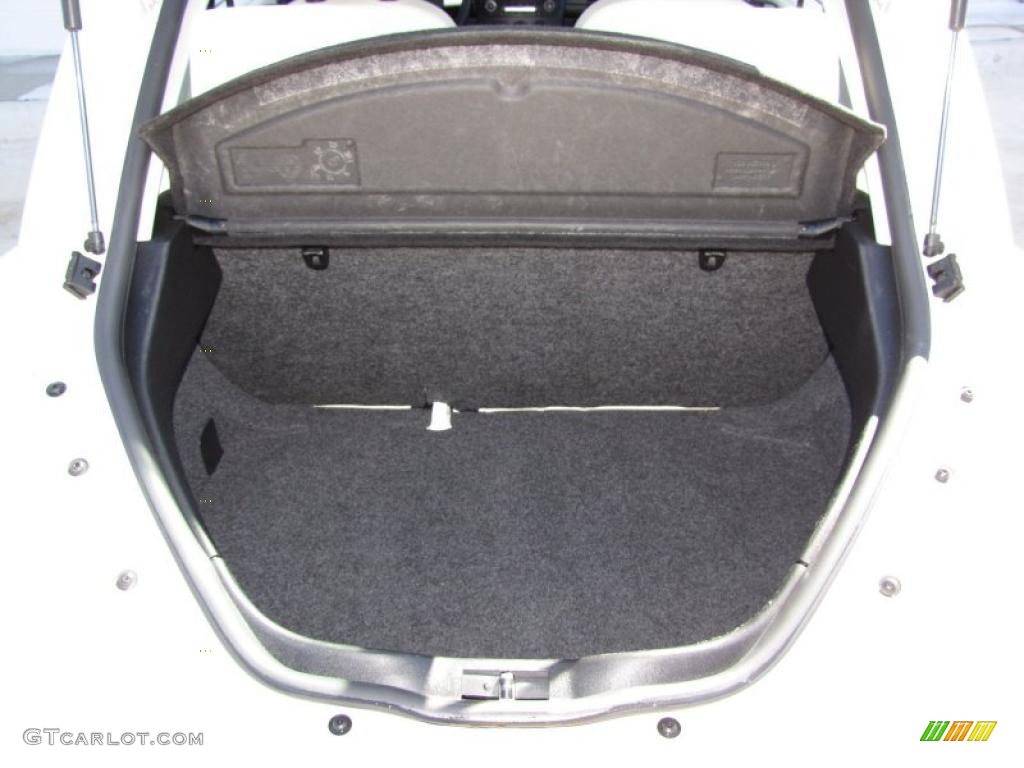 2008 Volkswagen New Beetle Triple White Coupe Trunk Photo #45016282