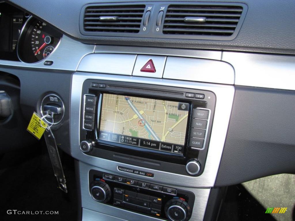 2009 Volkswagen CC VR6 Sport Navigation Photos