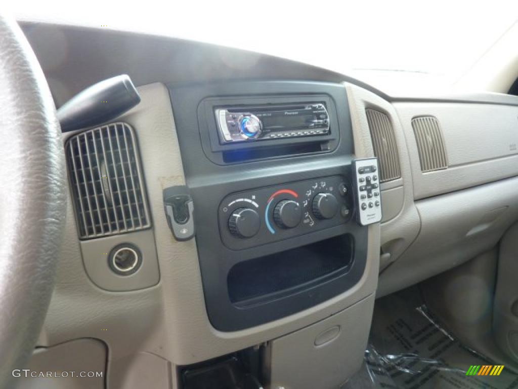 2003 Ram 2500 SLT Quad Cab 4x4 - Black / Taupe photo #23