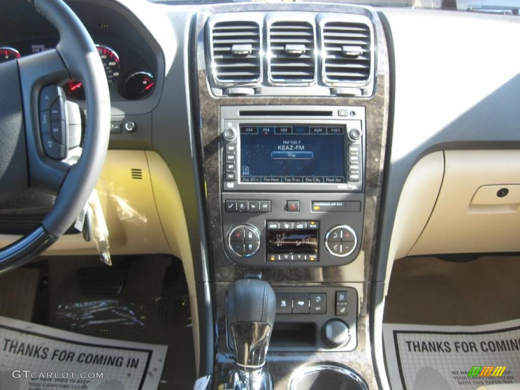 2011 GMC Acadia Denali Controls Photo #45017980
