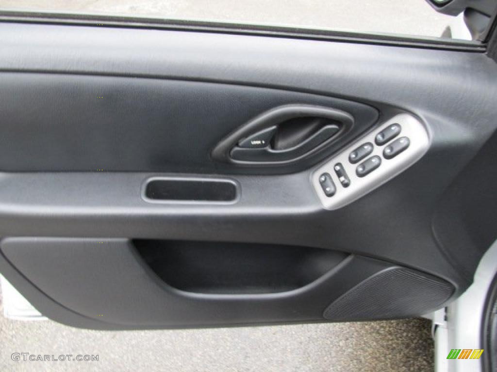 2003 Ford Escape Limited 4WD Door Panel Photos