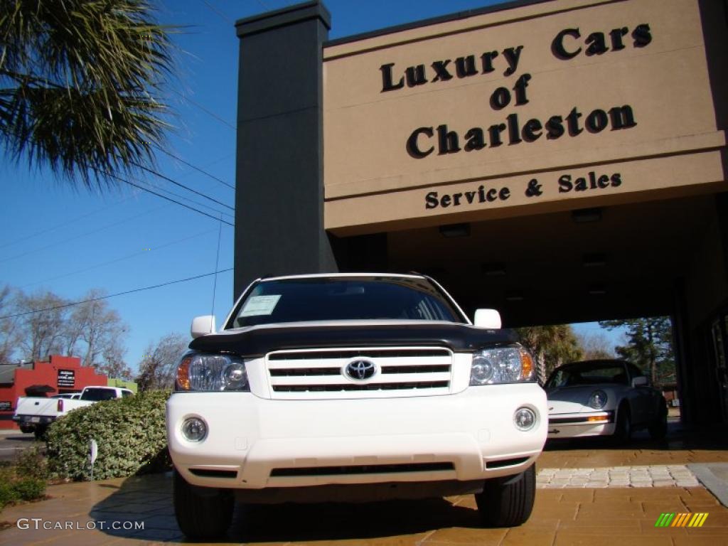 2004 Highlander I4 - Super White / Ash photo #2