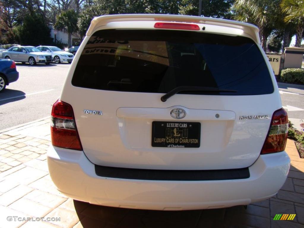 2004 Highlander I4 - Super White / Ash photo #8