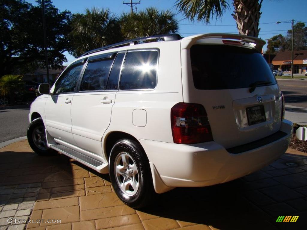 2004 Highlander I4 - Super White / Ash photo #32