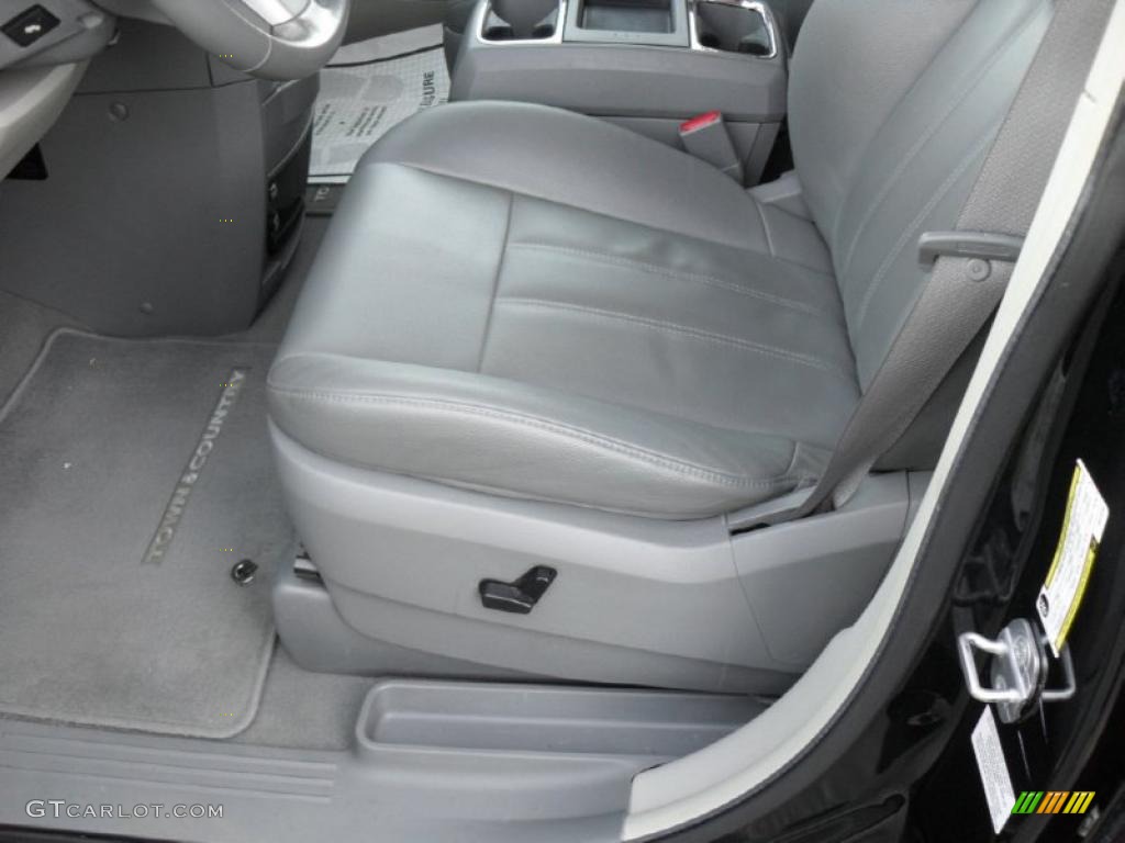 Medium Slate Gray/Light Shale Interior 2009 Chrysler Town & Country Touring Photo #45025158