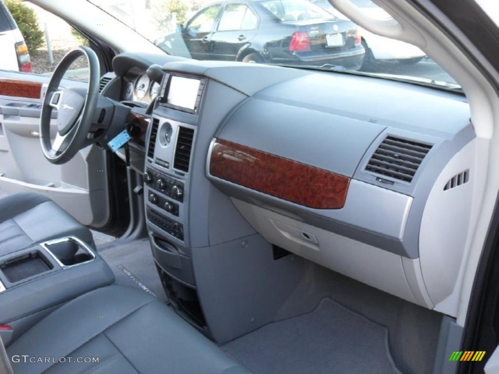 2009 Chrysler Town & Country Touring Medium Slate Gray/Light Shale Dashboard Photo #45025389