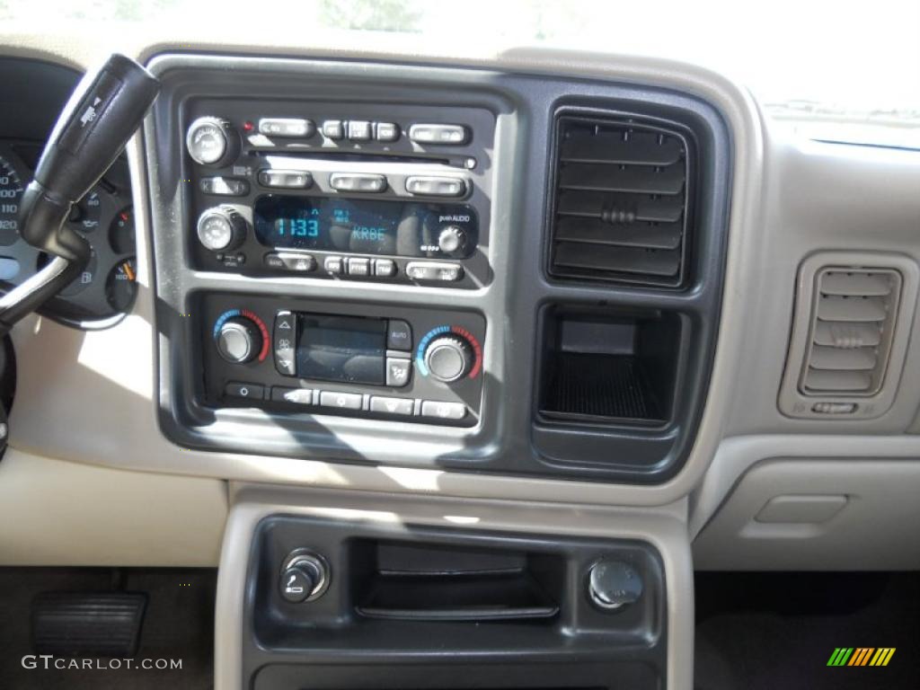 2004 Tahoe LT 4x4 - Summit White / Tan/Neutral photo #22