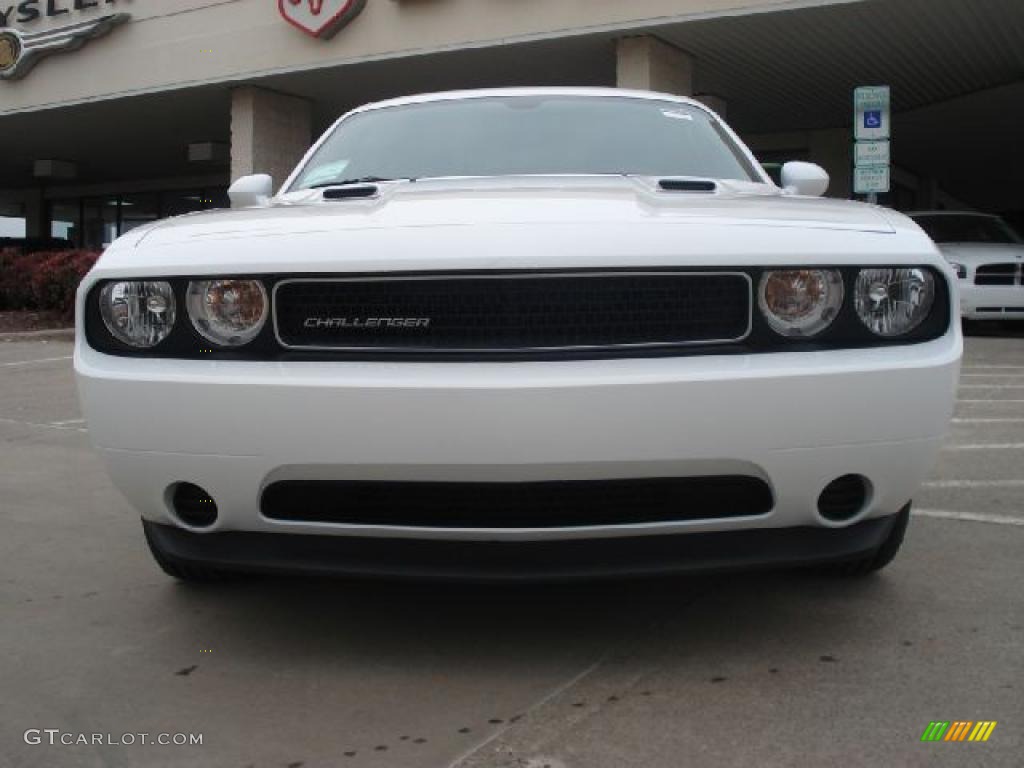 2011 Challenger SE - Bright White / Dark Slate Gray photo #8