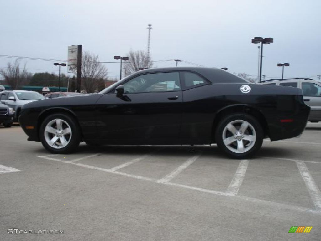 2011 Challenger SE - Brilliant Black Crystal Pearl / Dark Slate Gray photo #6