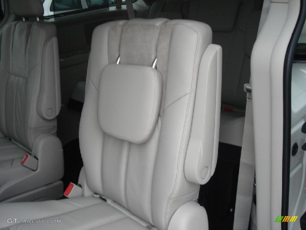 Black/Light Graystone Interior 2011 Chrysler Town & Country Limited Photo #45029045