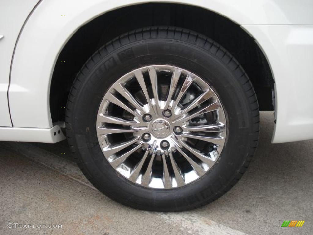 2011 Chrysler Town & Country Limited Wheel Photo #45029105