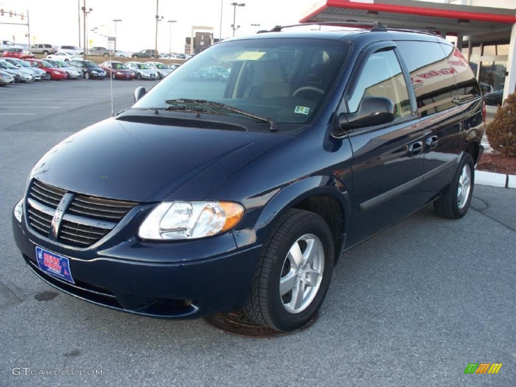 2005 Caravan SXT - Midnight Blue Pearl / Medium Slate Gray photo #1