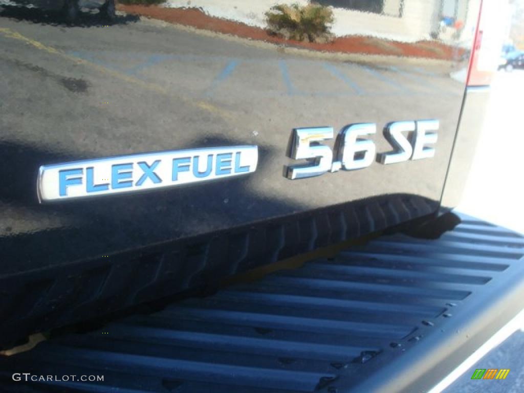 2009 Nissan Titan SE Crew Cab Marks and Logos Photos
