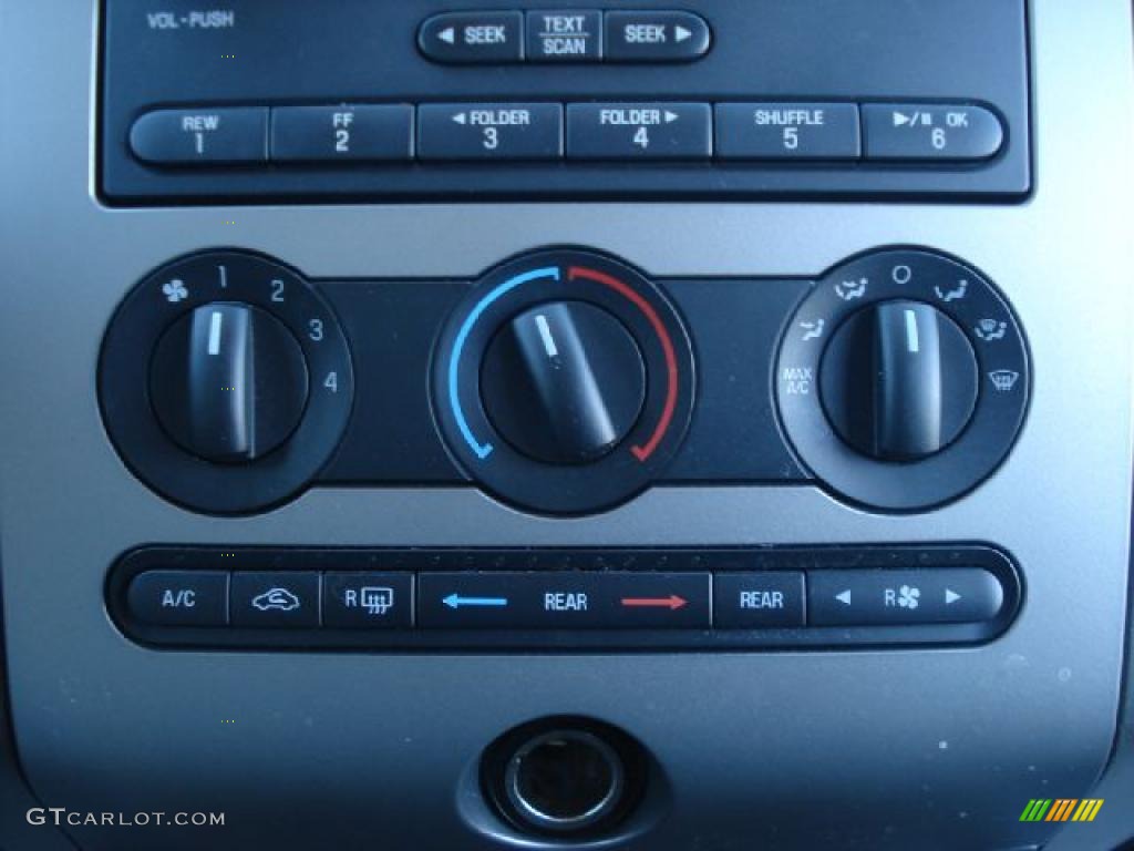 2010 Ford Expedition XLT Controls Photo #45037053