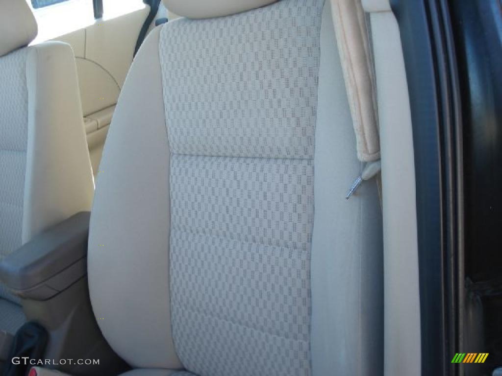 2007 ION 2 Sedan - Polar White / Gray photo #9