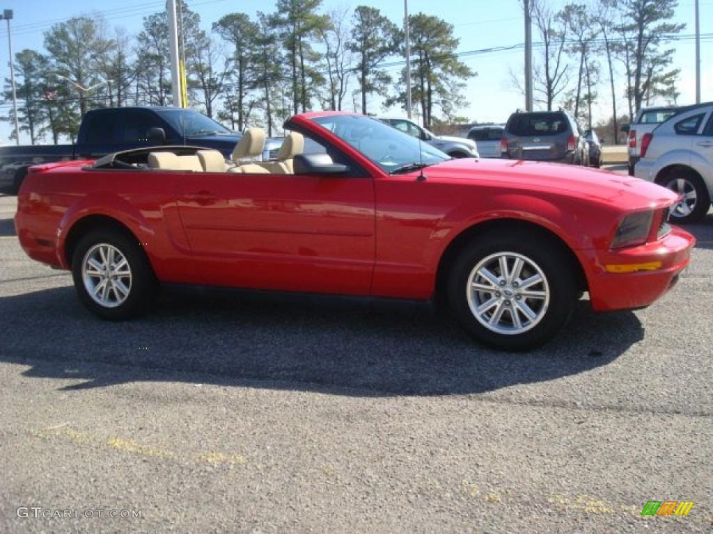 2007 Mustang V6 Deluxe Convertible - Torch Red / Medium Parchment photo #7