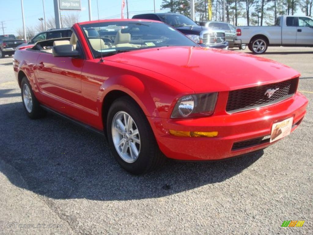 2007 Mustang V6 Deluxe Convertible - Torch Red / Medium Parchment photo #8