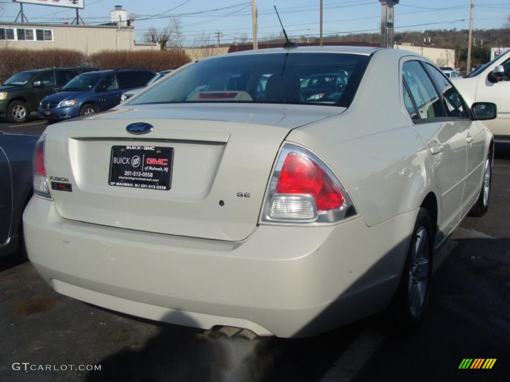 2008 Fusion SE - Light Sage Metallic / Camel photo #5