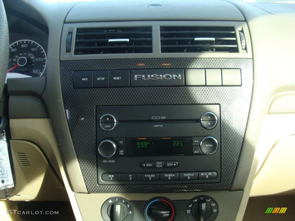 2008 Fusion SE - Light Sage Metallic / Camel photo #18