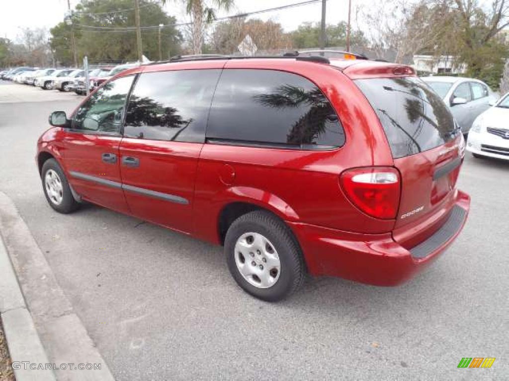 2003 Grand Caravan SE - Inferno Red Tinted Pearl / Taupe photo #3