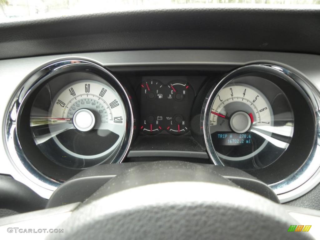 2010 Mustang V6 Premium Convertible - Red Candy Metallic / Charcoal Black photo #19