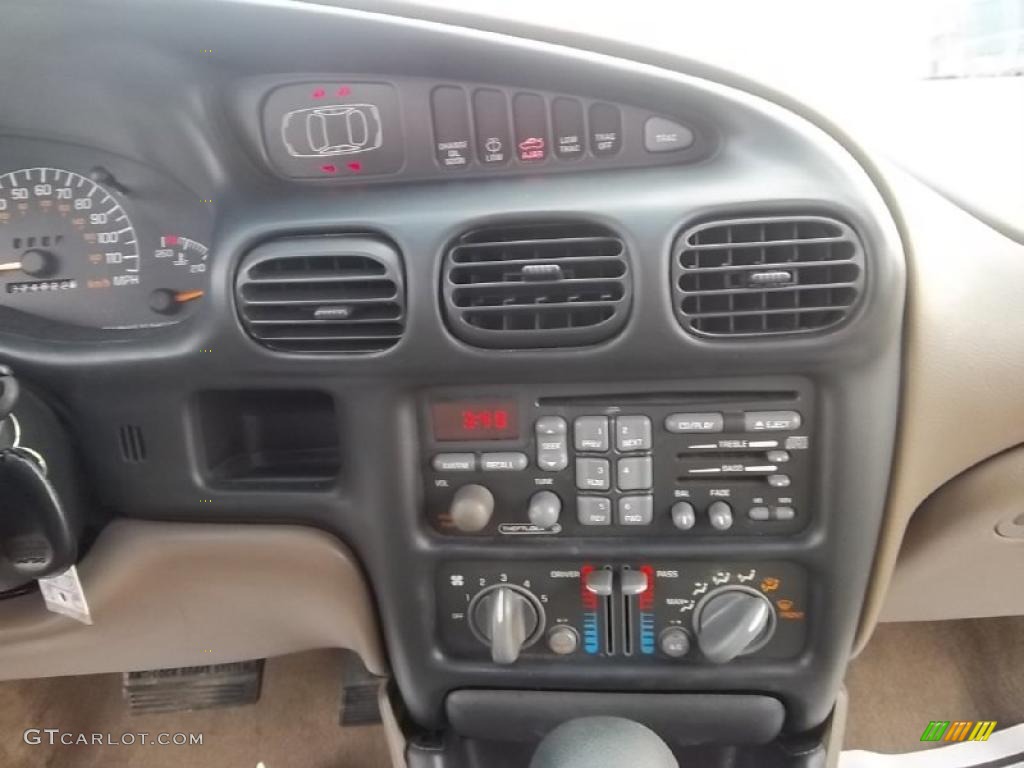 2002 Grand Prix SE Sedan - Dark Bronzmist Metallic / Dark Taupe photo #24