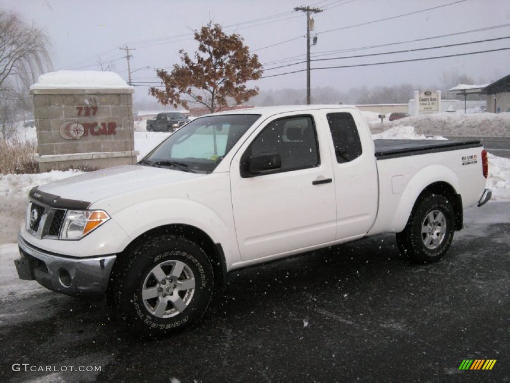 2005 Frontier Nismo King Cab 4x4 - Avalanche White / Nismo Blue photo #1