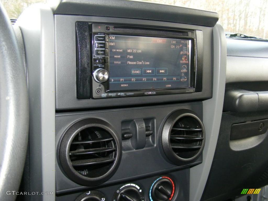 2009 Jeep Wrangler Rubicon 4x4 Controls Photo #45048053