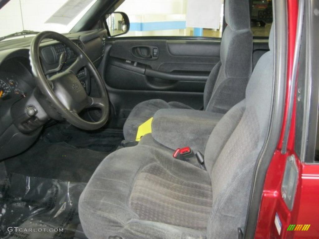 1998 S10 LS Extended Cab - Medium Red Metallic / Graphite photo #15