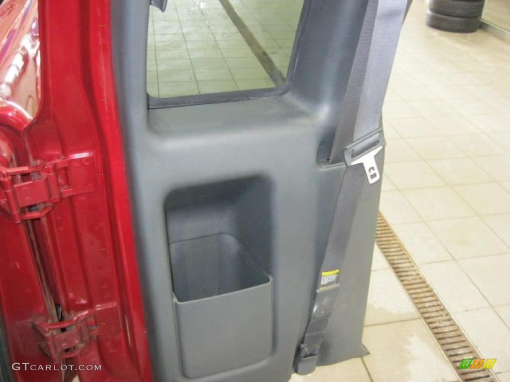 1998 S10 LS Extended Cab - Medium Red Metallic / Graphite photo #24