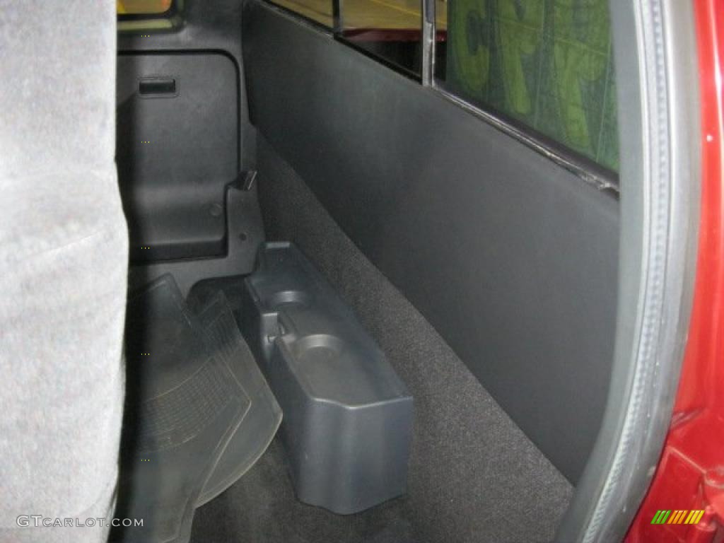 1998 S10 LS Extended Cab - Medium Red Metallic / Graphite photo #25