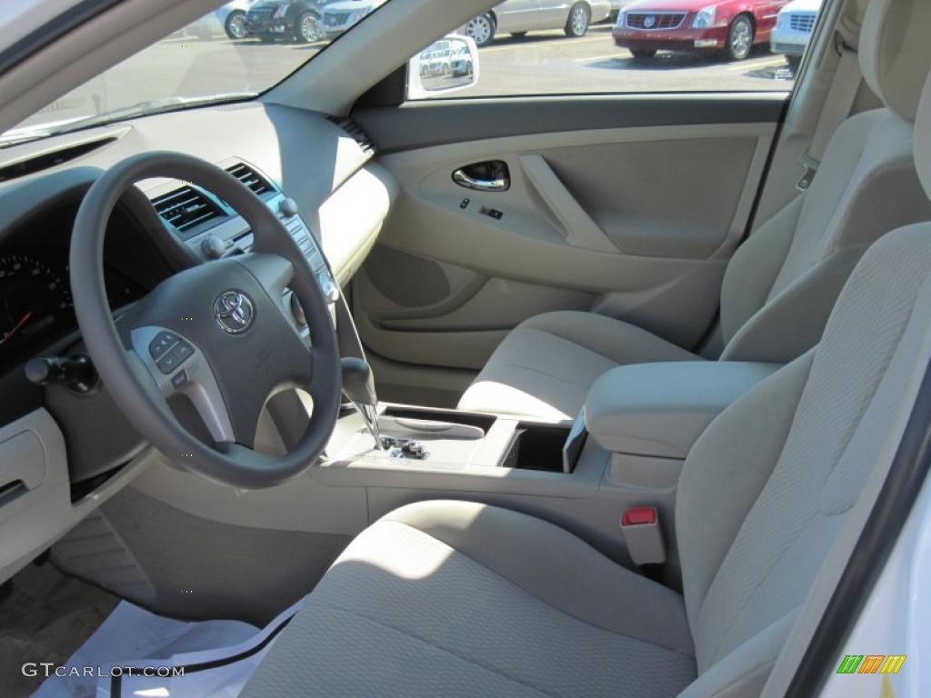 2011 Toyota Camry LE interior Photo #45052538