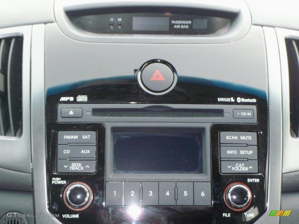 2010 Kia Forte Koup SX Controls Photo #45053034