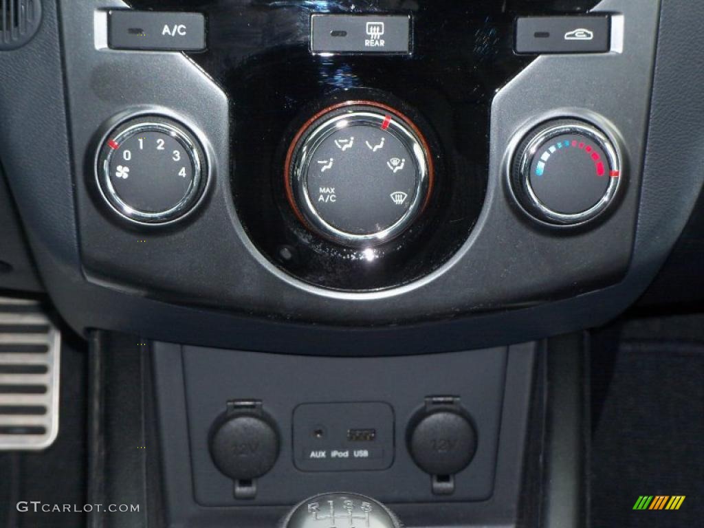 2010 Kia Forte Koup SX Controls Photo #45053050
