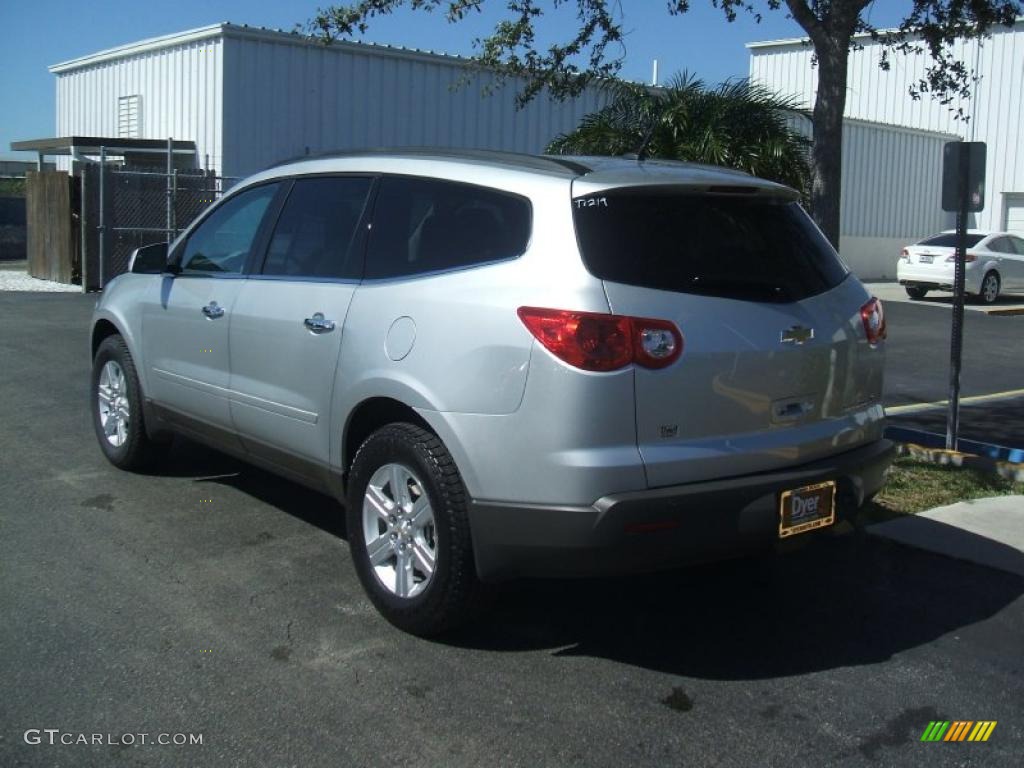 2011 Traverse LT - Silver Ice Metallic / Dark Gray/Light Gray photo #2