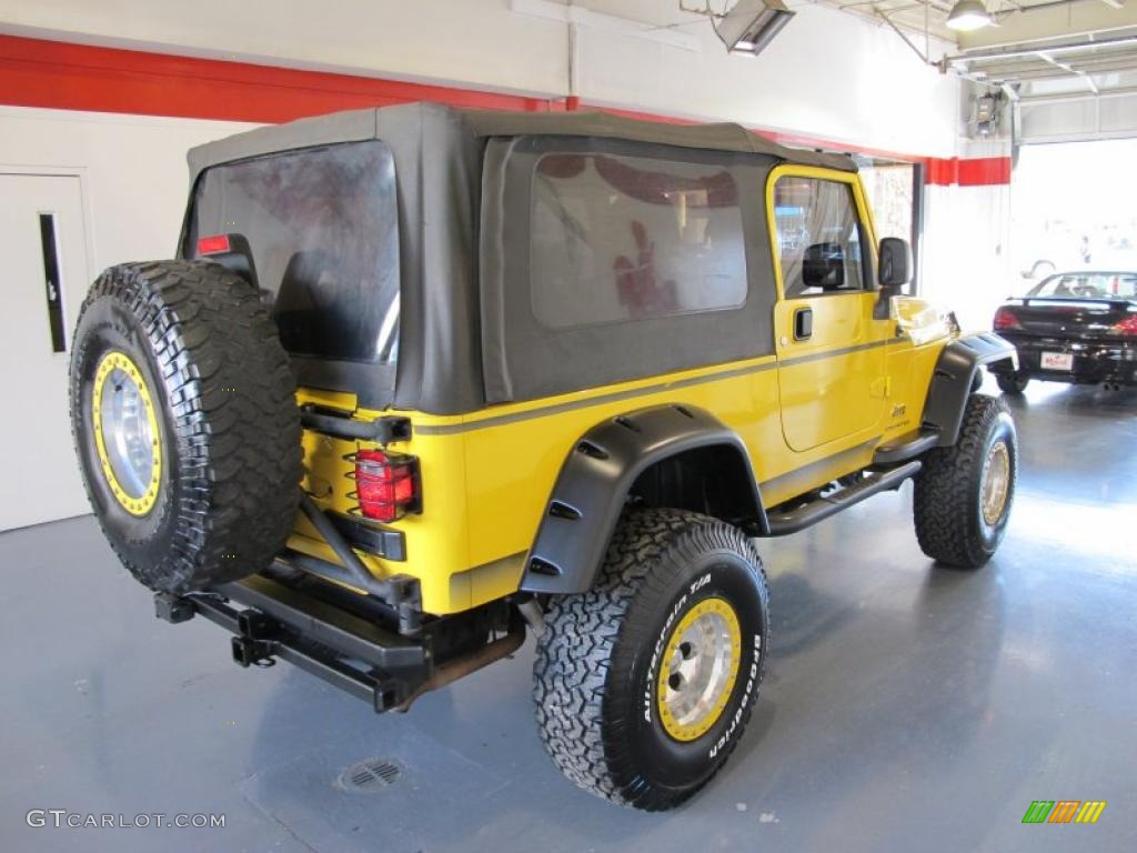2004 Wrangler Unlimited 4x4 - Solar Yellow / Dark Slate Gray photo #4
