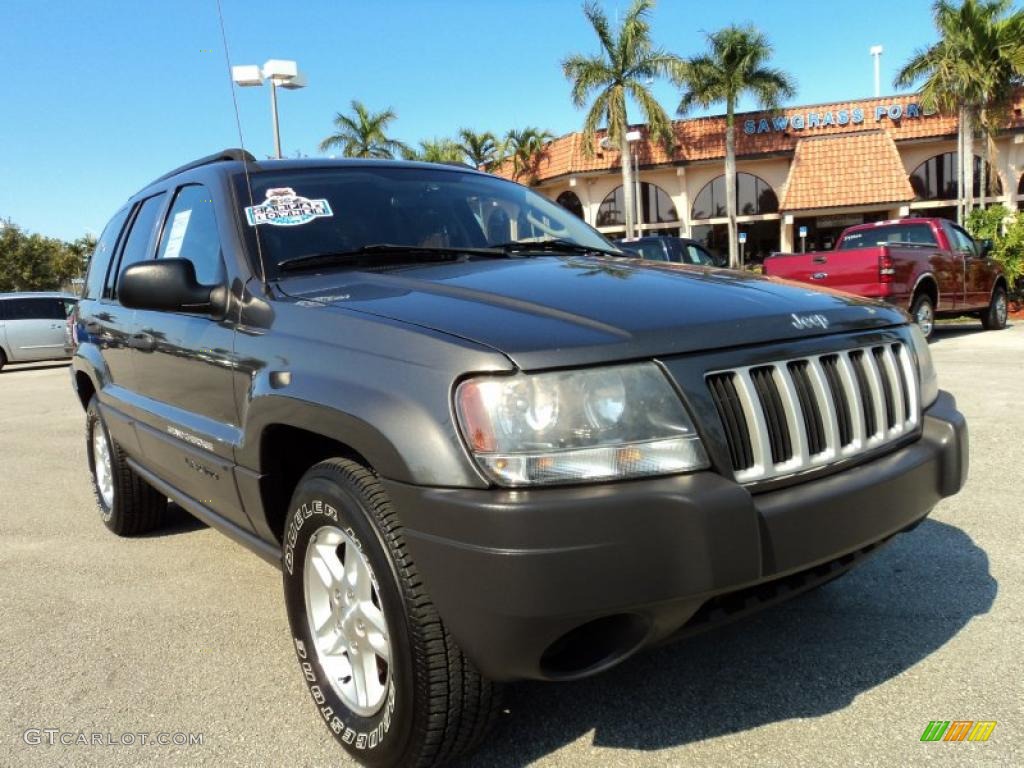 2004 Grand Cherokee Laredo - Graphite Metallic / Dark Slate Gray photo #2