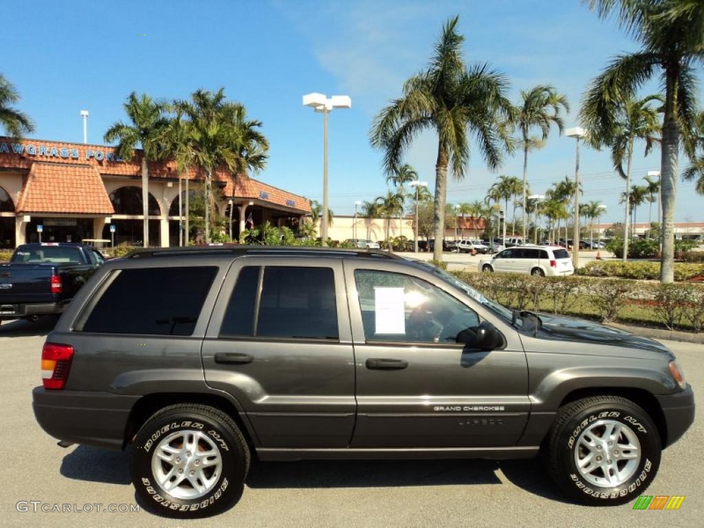 2004 Grand Cherokee Laredo - Graphite Metallic / Dark Slate Gray photo #5
