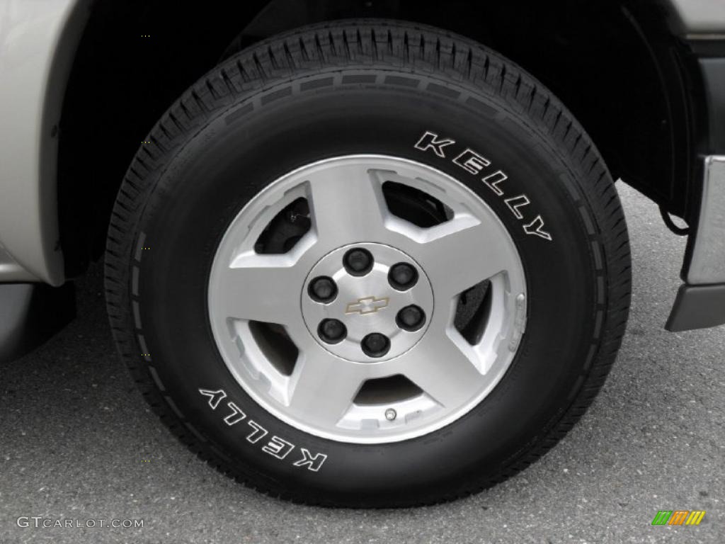 2004 Chevrolet Suburban 1500 LS Wheel Photo #45057969