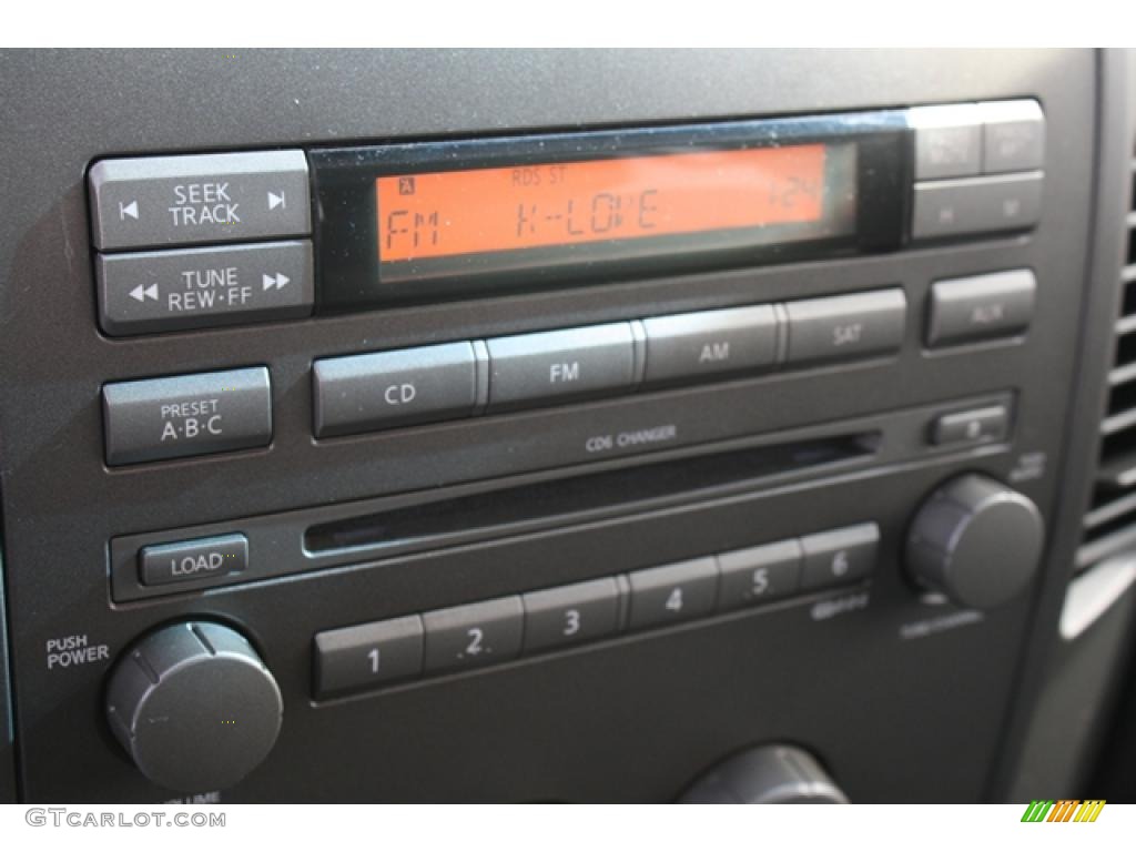 2005 Nissan Titan LE Crew Cab 4x4 Controls Photo #45060809