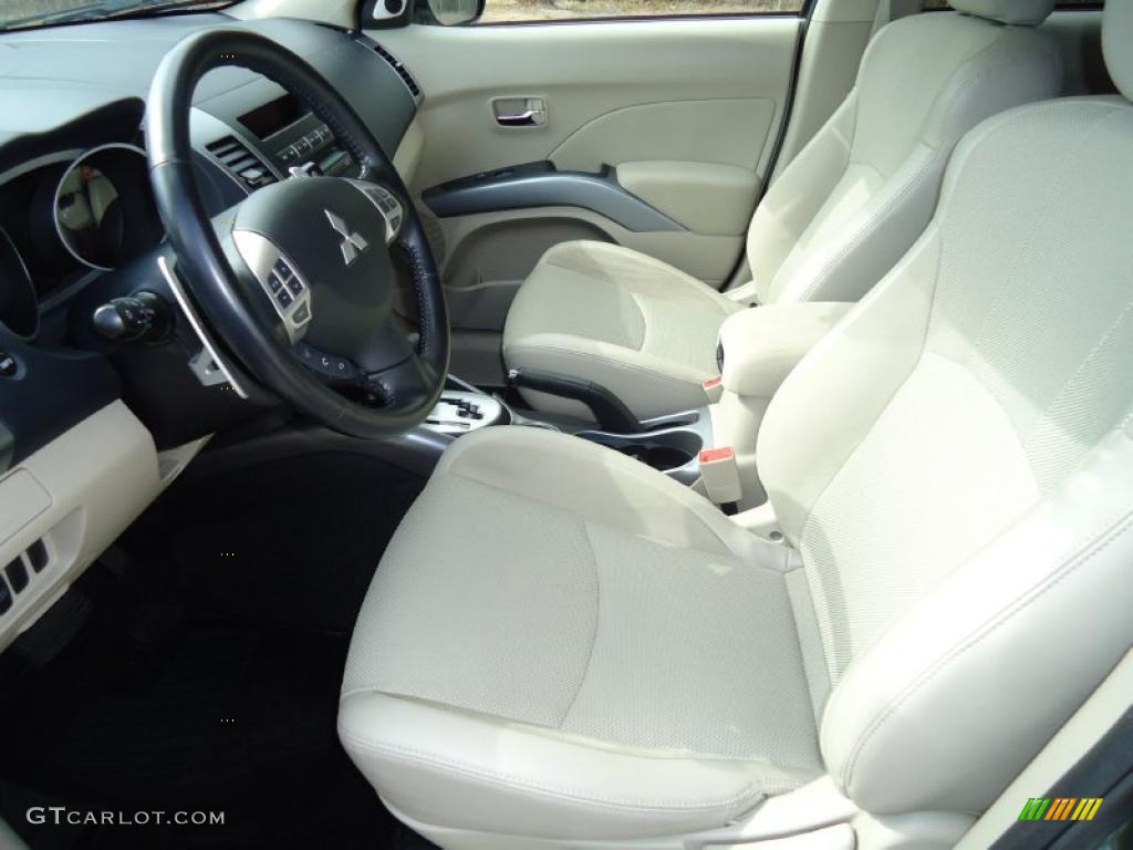 2009 Mitsubishi Outlander SE Interior Color Photos