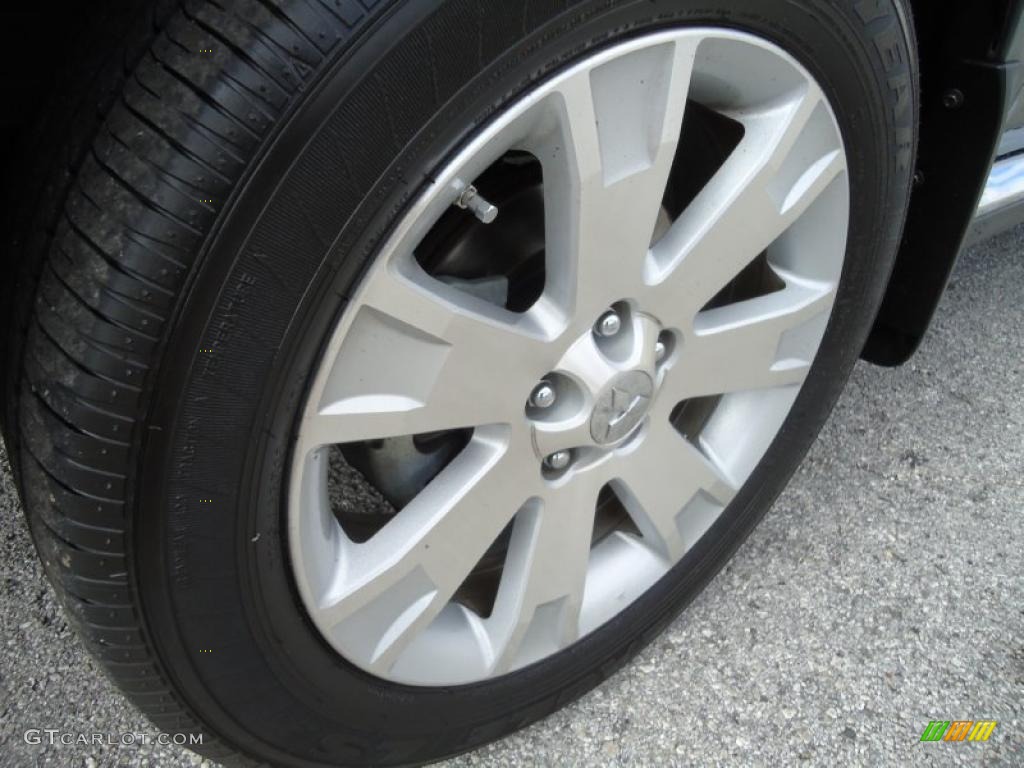 2009 Mitsubishi Outlander SE Wheel Photo #45065205