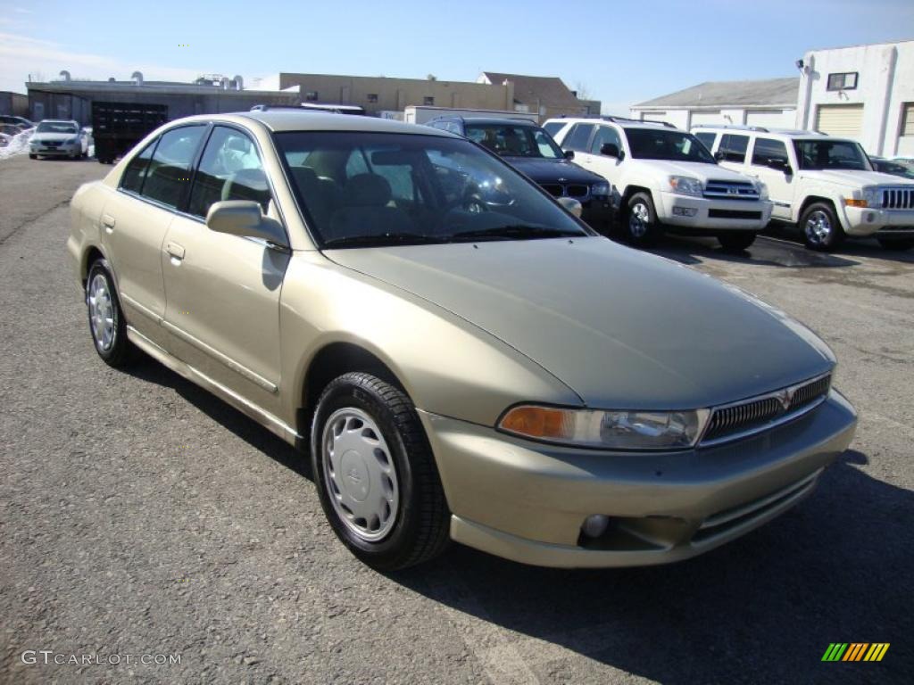 Banyon Bay Beige 2001 Mitsubishi Galant ES Exterior Photo #45065541