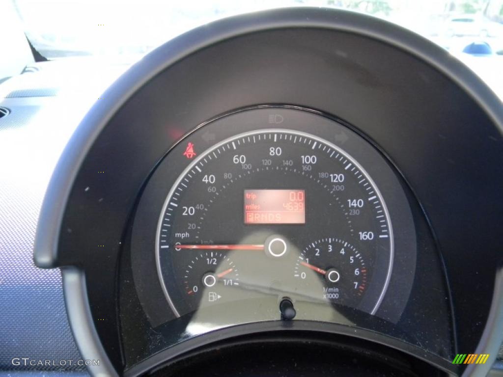 2008 Volkswagen New Beetle SE Convertible Gauges Photo #45066513