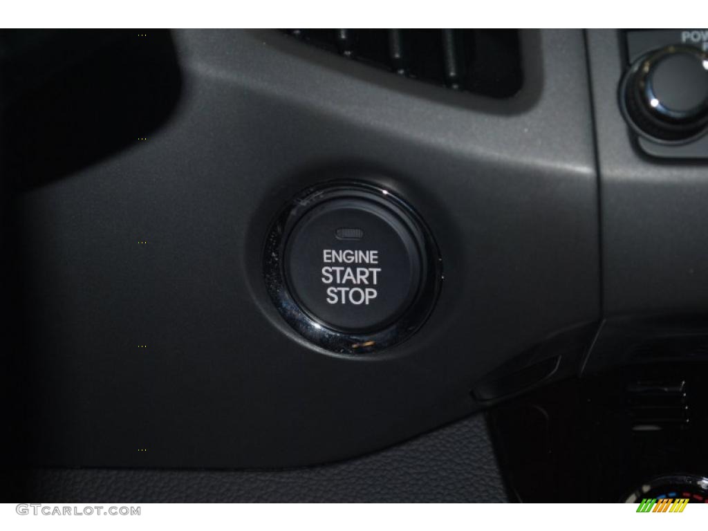 2011 Kia Sportage EX AWD Controls Photo #45070237