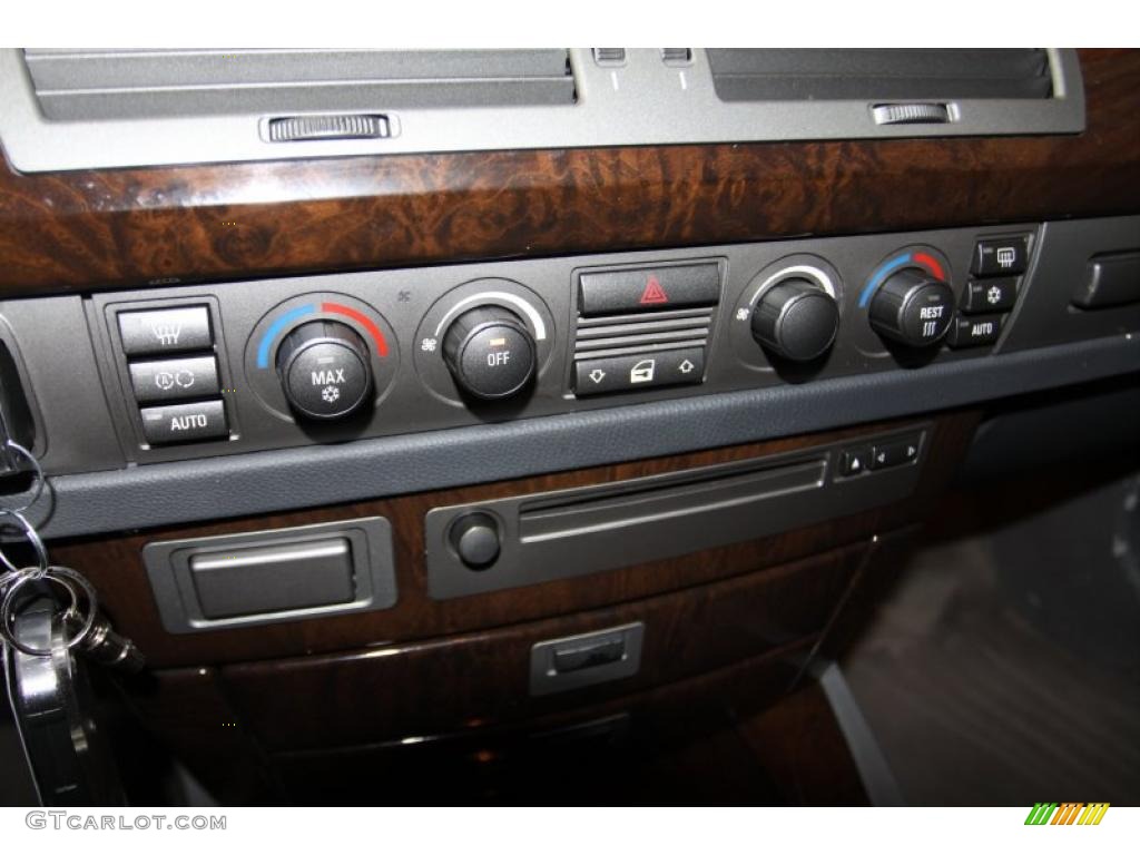 2004 BMW 7 Series 745Li Sedan Controls Photo #45073125