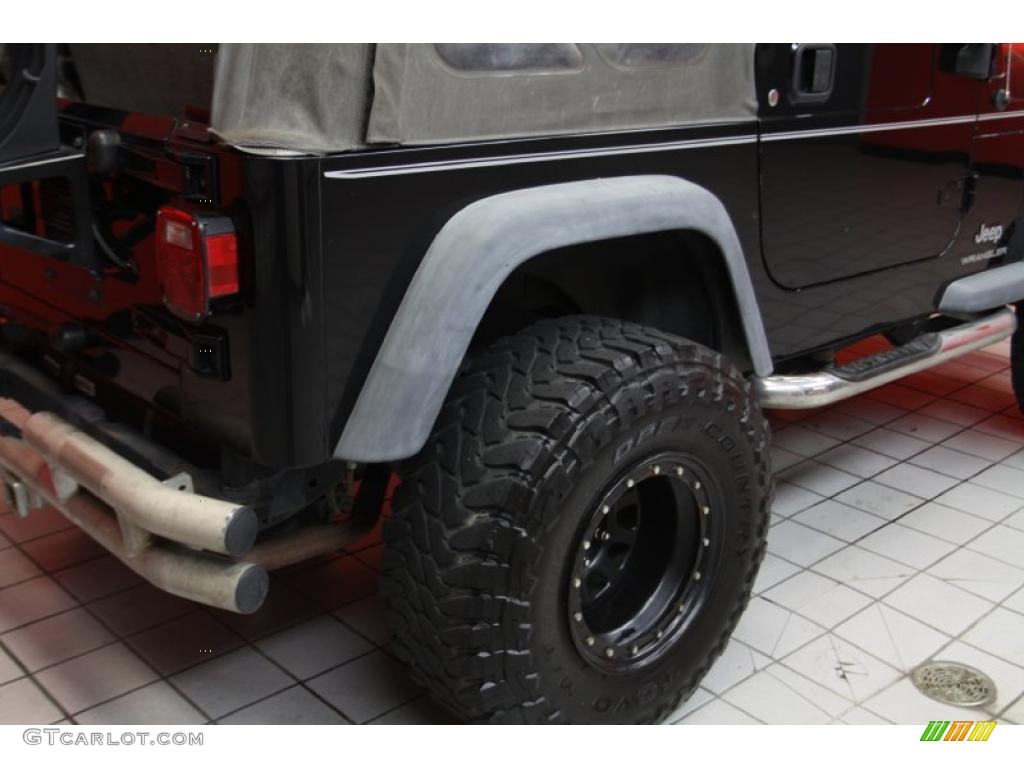 2004 Wrangler SE 4x4 - Black / Khaki photo #14