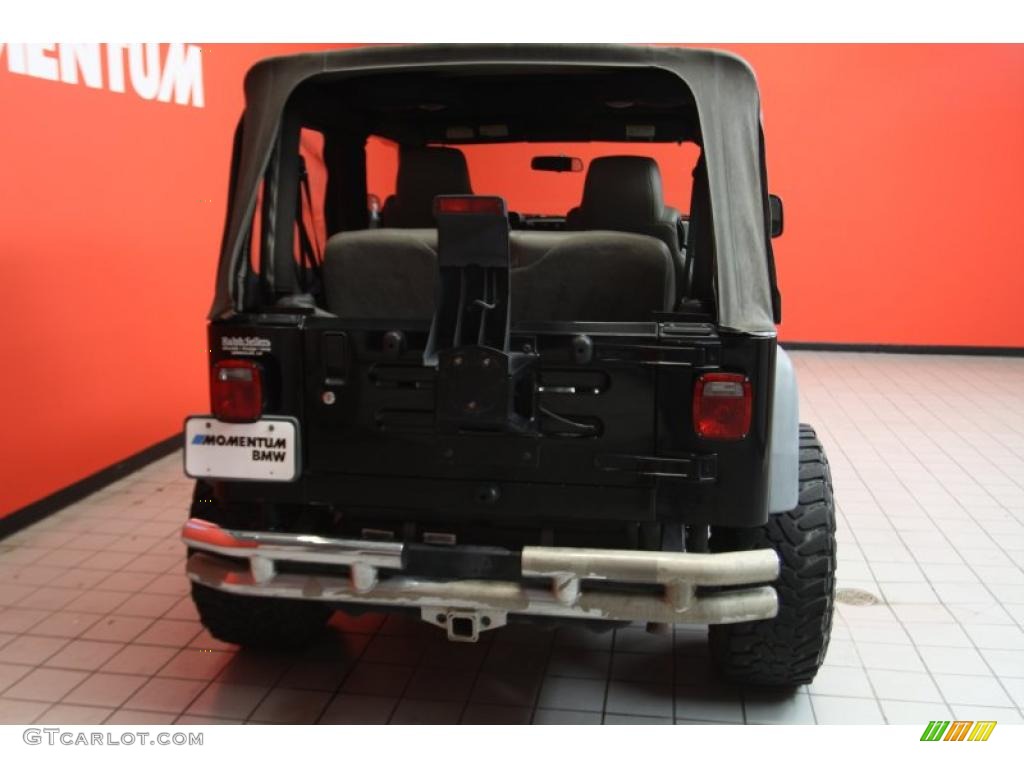 2004 Wrangler SE 4x4 - Black / Khaki photo #16