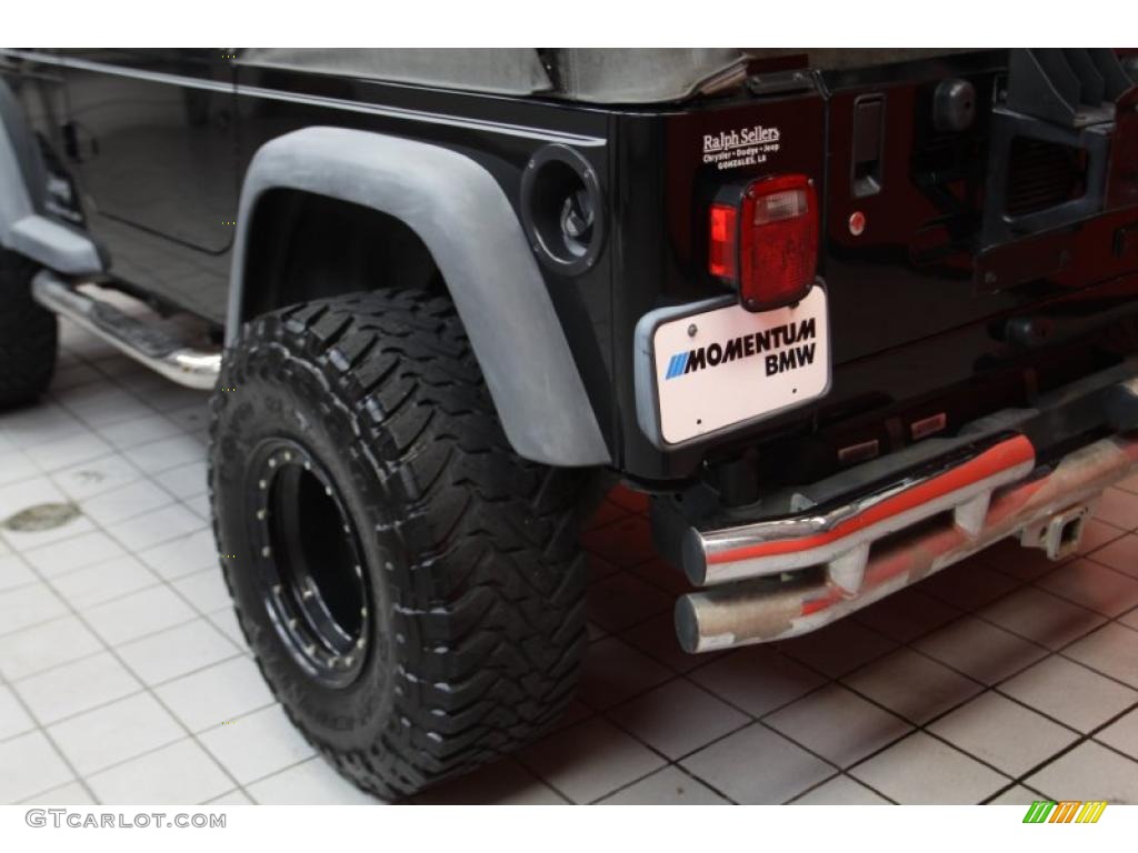 2004 Wrangler SE 4x4 - Black / Khaki photo #19